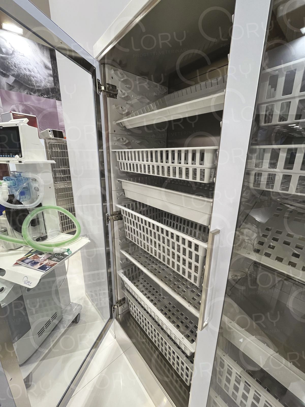 Armadio multifunzione su piedi ad 1 anta in acciaio inox - immagine 2