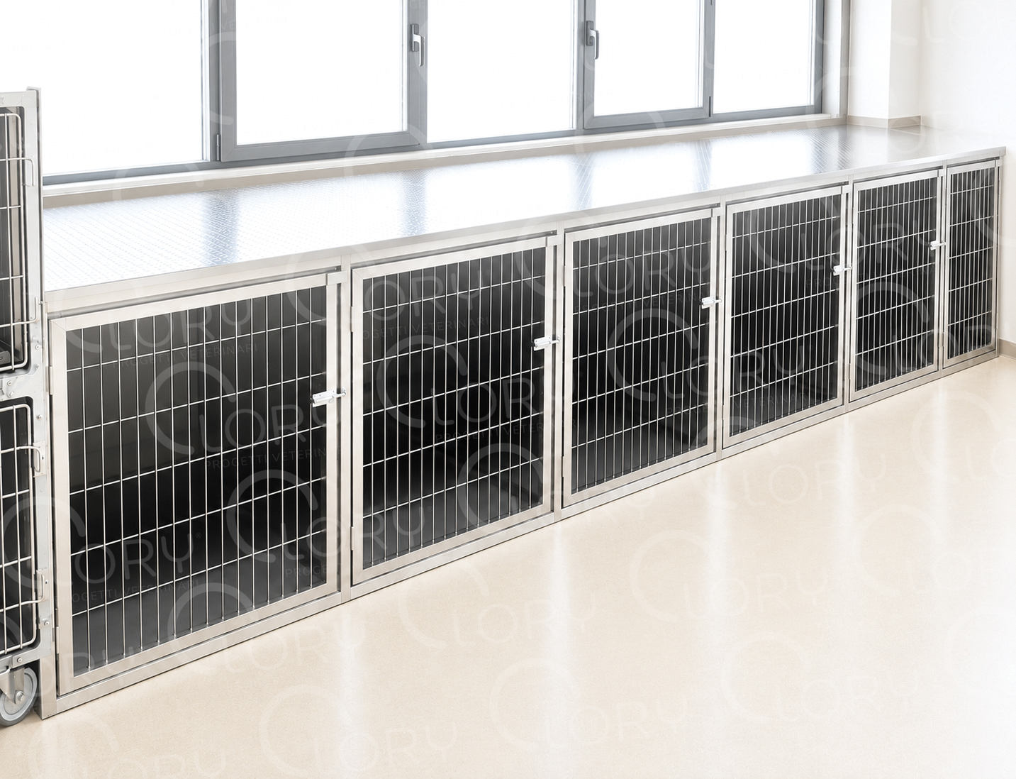 AISI 304 stainless steel veterinary recovery cage with divider and mesh door, 150x150 cm